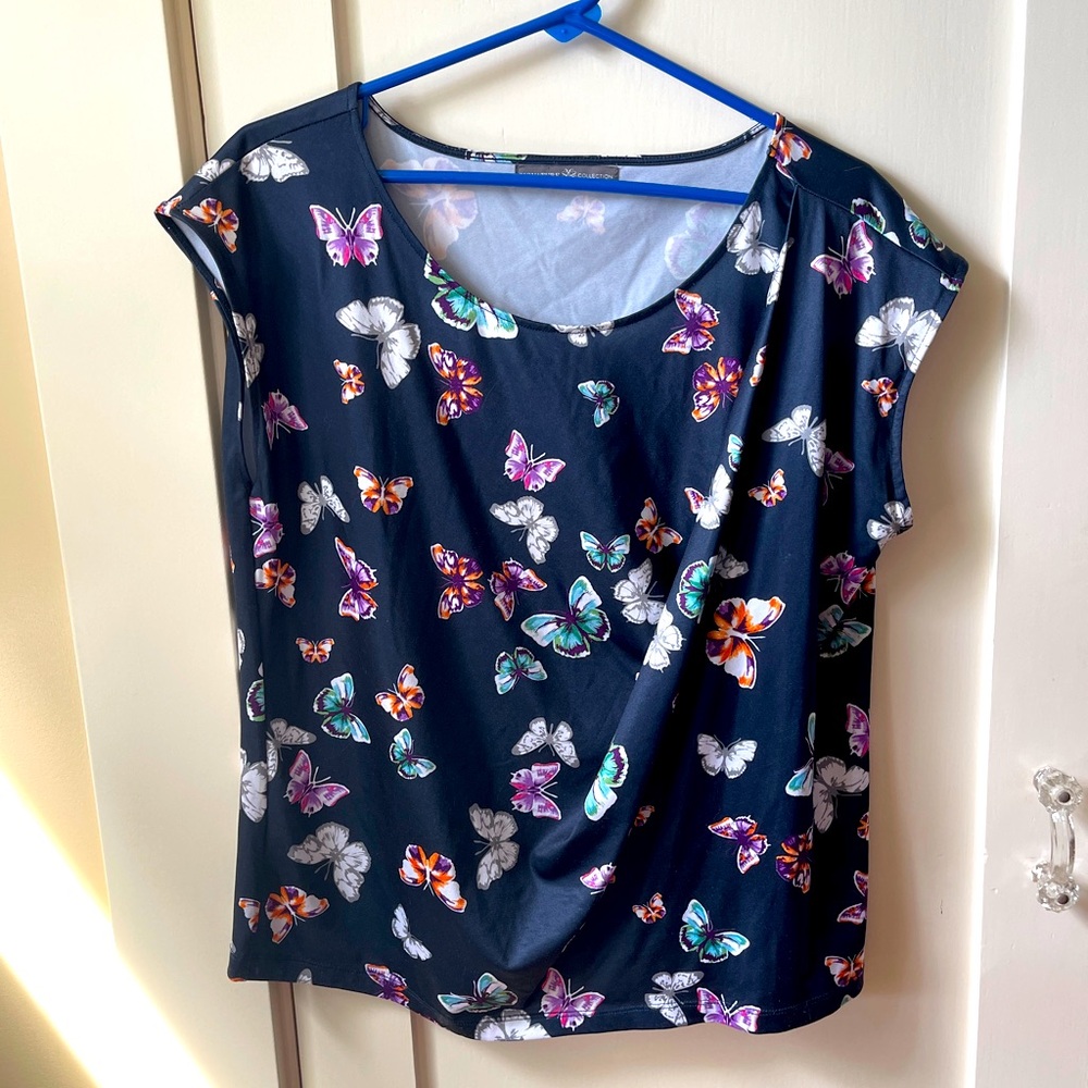 AVON Signature Collection women’s blouse butterfly print M